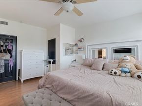 10231 Independence C17, Chatsworth CA 91311