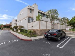 10231 Independence C17, Chatsworth CA 91311
