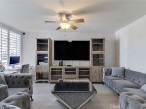 10231 Independence C17, Chatsworth CA 91311