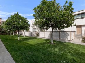 10231 Independence C17, Chatsworth CA 91311
