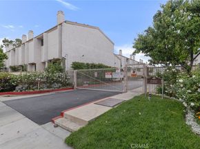 10231 Independence C17, Chatsworth CA 91311