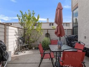 10231 Independence C17, Chatsworth CA 91311