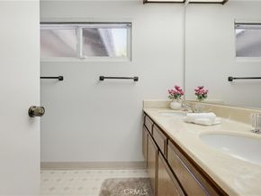 9411 Balcom, Northridge CA 91325