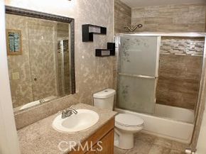 5325 Newcastle 322, Encino CA 91316
