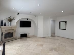5717 MELVIN Avenue, Tarzana CA 91356