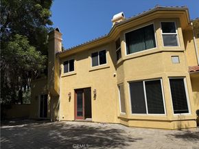 5717 MELVIN Avenue, Tarzana CA 91356