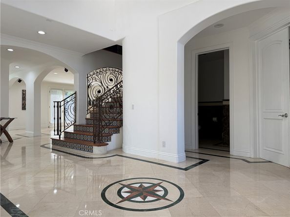5717 MELVIN Avenue, Tarzana CA 91356