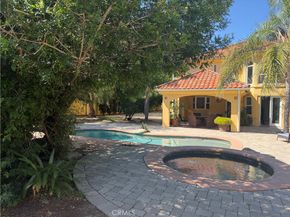 5717 MELVIN Avenue, Tarzana CA 91356