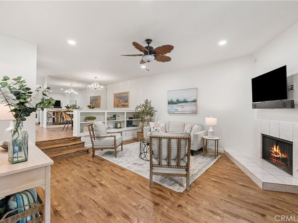21801 Burbank 97, Woodland Hills CA 91367