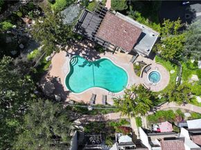 21801 Burbank 97, Woodland Hills CA 91367
