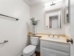 21801 Burbank 97, Woodland Hills CA 91367