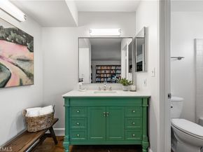 21801 Burbank 97, Woodland Hills CA 91367