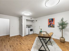 21801 Burbank 97, Woodland Hills CA 91367