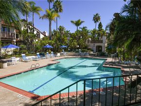 8614 Villa La Jolla Drive 6, La Jolla CA 92037