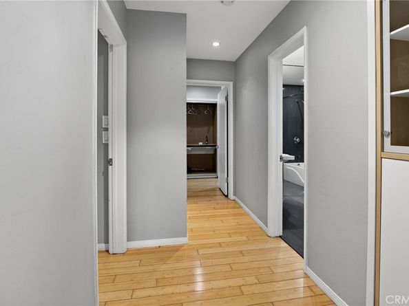 21 Alamitos, Long Beach CA 90802