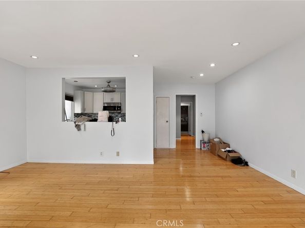 21 Alamitos, Long Beach CA 90802