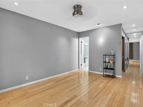 21 Alamitos, Long Beach CA 90802