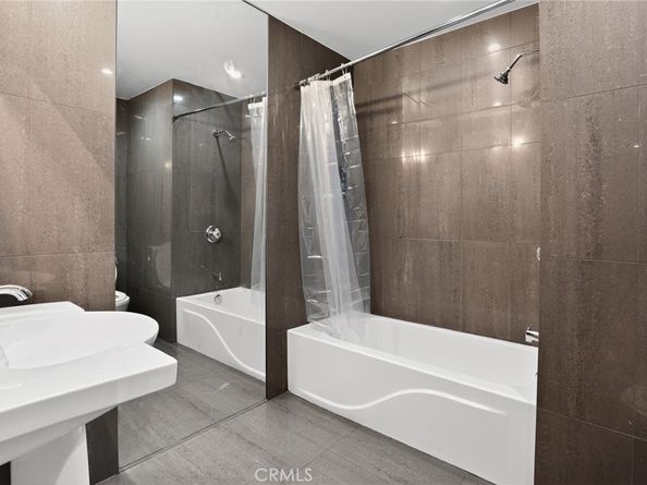 21 Alamitos, Long Beach CA 90802