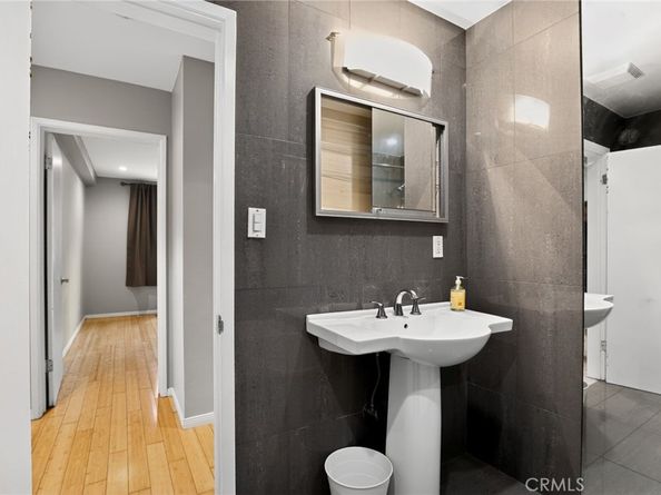 21 Alamitos, Long Beach CA 90802