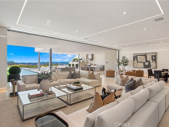 1119 Dolphin, Corona Del Mar CA 92625