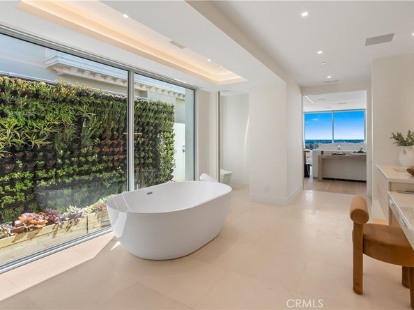 1119 Dolphin, Corona Del Mar CA 92625