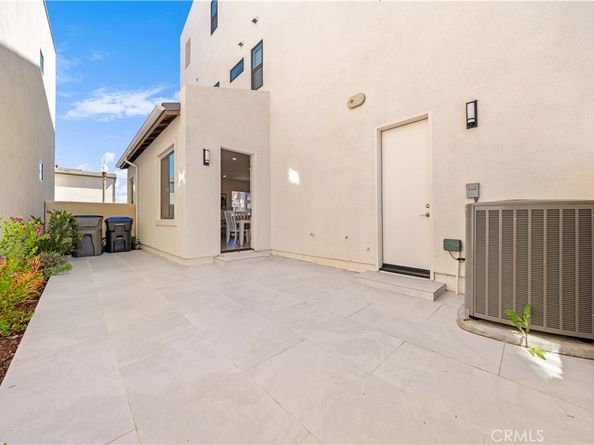 102 Yugen, Irvine CA 92618