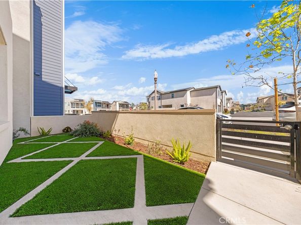 102 Yugen, Irvine CA 92618
