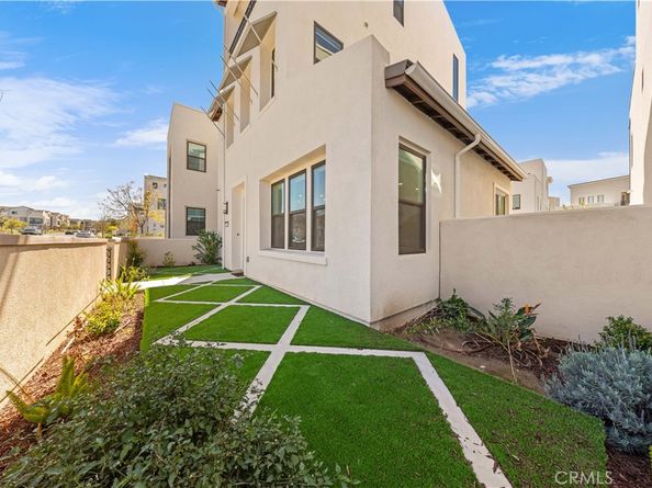 102 Yugen, Irvine CA 92618