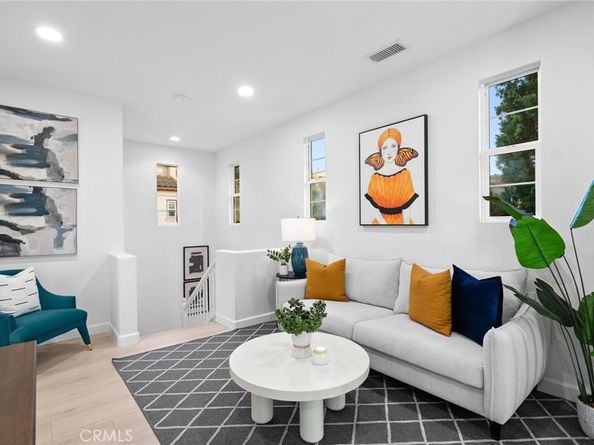 345 Tall Oak, Irvine CA 92603