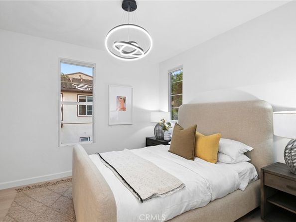 345 Tall Oak, Irvine CA 92603