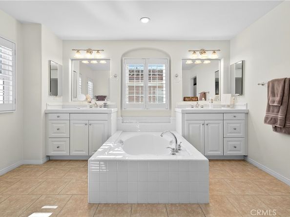 12 Inglenook, Irvine CA 92602