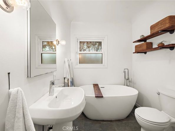 2480 Oregon Avenue, Long Beach CA 90806