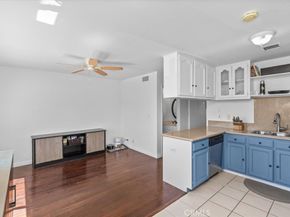 19932 Sherman Way B, Winnetka CA 91306