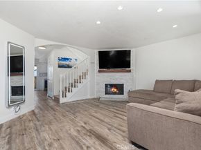 606 Lake #22 Street, Huntington Beach CA 92648