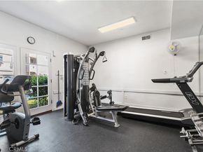 606 Lake #22 Street, Huntington Beach CA 92648