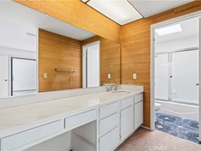 20 Navarre 134, Irvine CA 92612