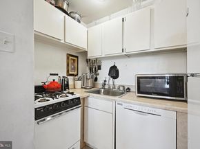 950 25TH Street NW 721N, Washington DC 20037