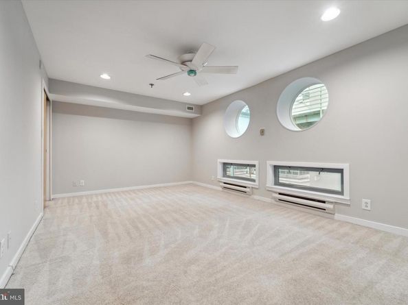 7 N Christopher Columbus Boulevard 130, Philadelphia PA 19106