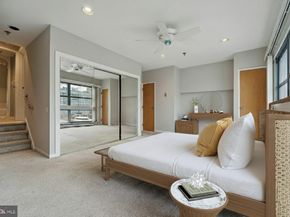 7 N Christopher Columbus Boulevard 130, Philadelphia PA 19106