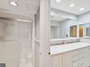 7 N Christopher Columbus Boulevard 130, Philadelphia PA 19106