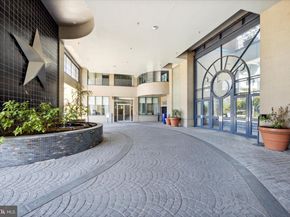 7 N Christopher Columbus Boulevard 130, Philadelphia PA 19106