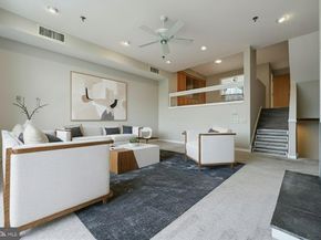 7 N Christopher Columbus Boulevard 130, Philadelphia PA 19106