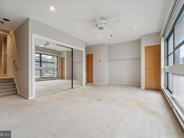 7 N Christopher Columbus Boulevard 130, Philadelphia PA 19106