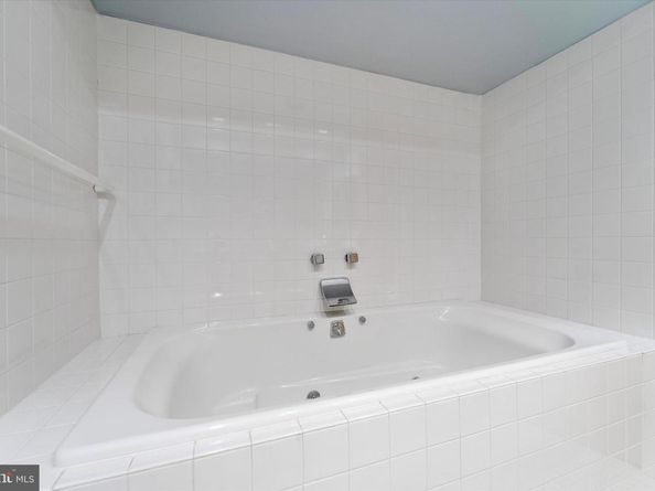 7 N Christopher Columbus Boulevard 130, Philadelphia PA 19106