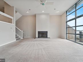 7 N Christopher Columbus Boulevard 130, Philadelphia PA 19106