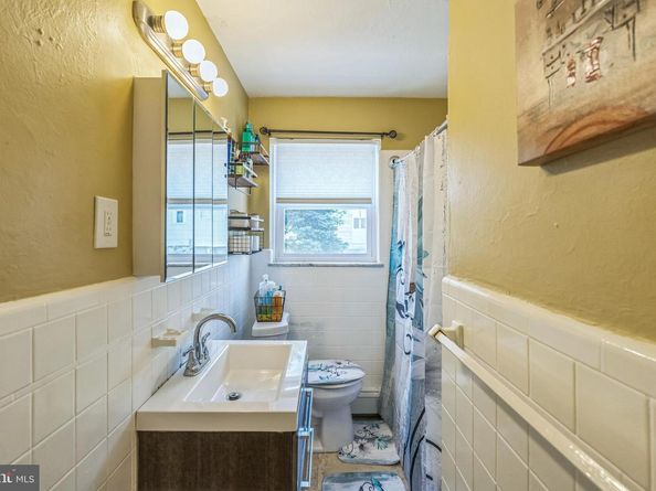 711 Poplar Street, Sharon Hill PA 19079