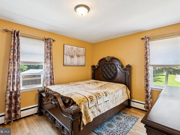 711 Poplar Street, Sharon Hill PA 19079