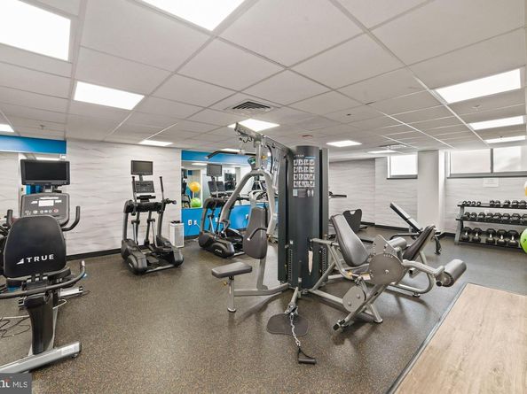 7111 Woodmont Avenue 514, Chevy Chase MD 20815