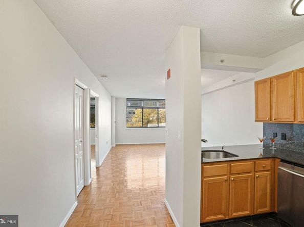 7111 Woodmont Avenue 514, Chevy Chase MD 20815