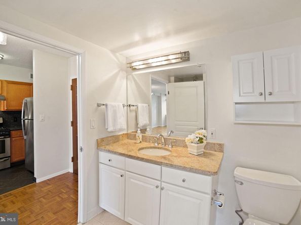 7111 Woodmont Avenue 514, Chevy Chase MD 20815